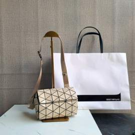 Picture of Issey Miyake Handbags _SKUfw144448786fw